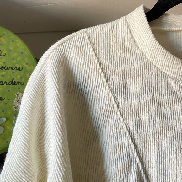 Texture & Thread | Off White Textured Seamed Henley Top - Picture 3 of 11